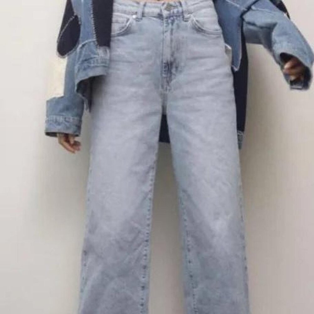 BDG High and Wide Jeans